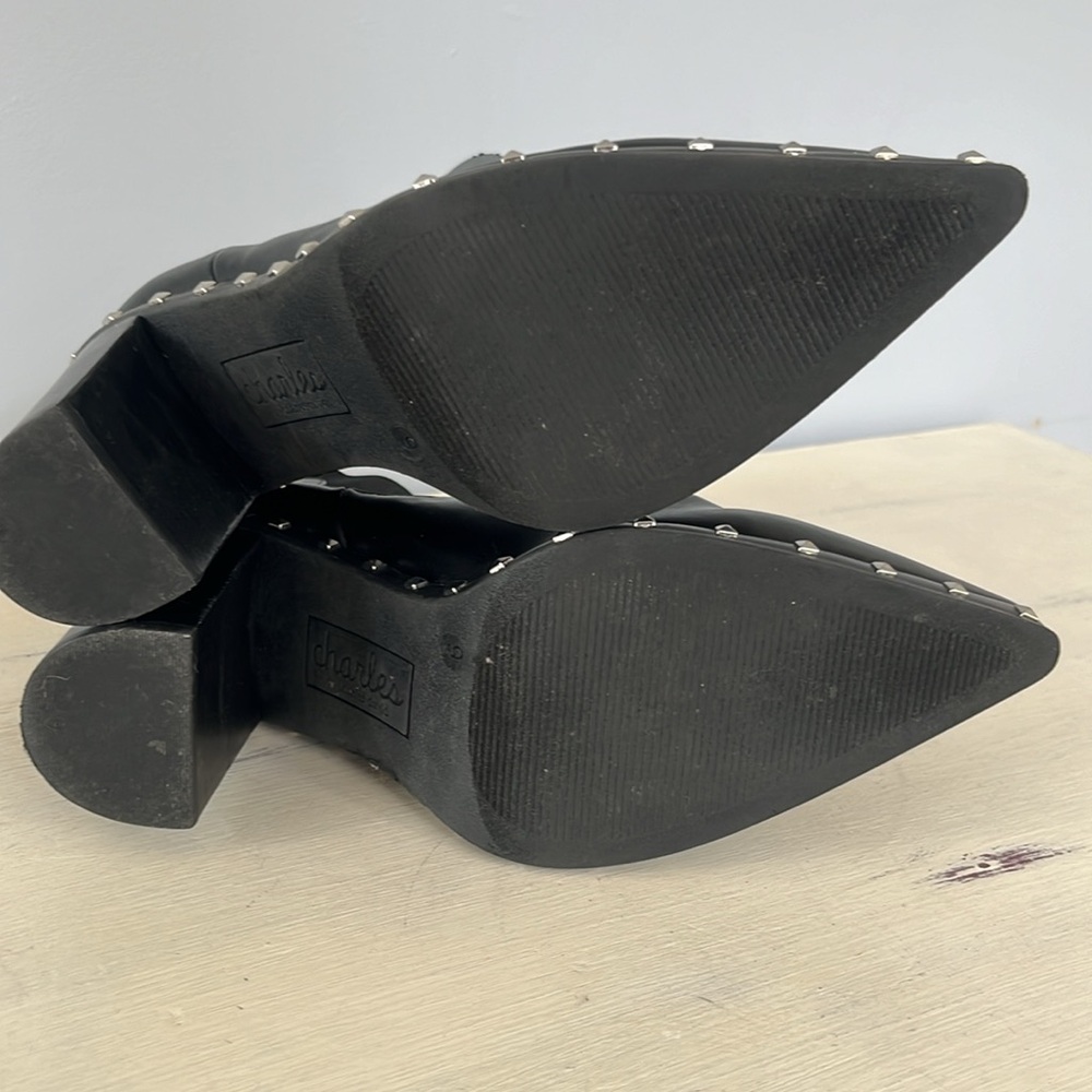 Charles by Charles David Dodger studded bootie black size 9 - Picture 2 of 11
